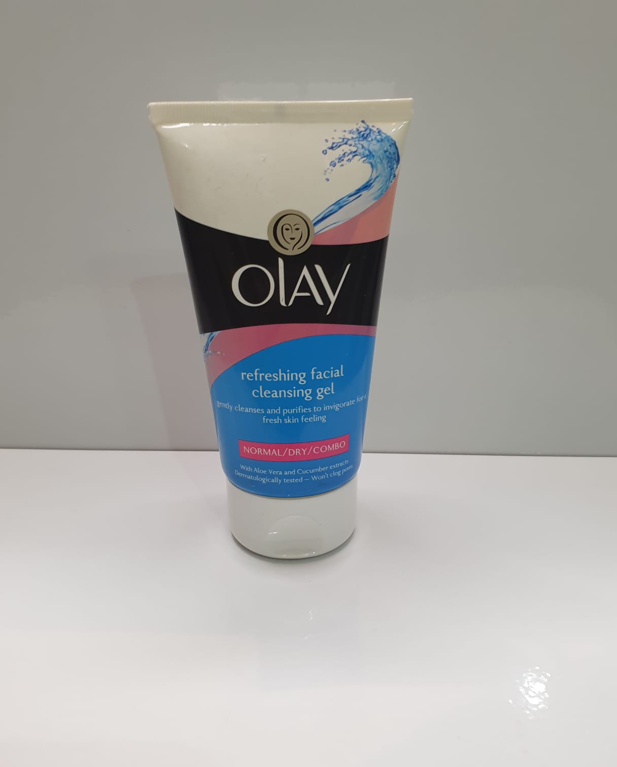 Olay Refreshing Facial Cleansing Gel – For Normal/Dry/Combo Skin (150ml)