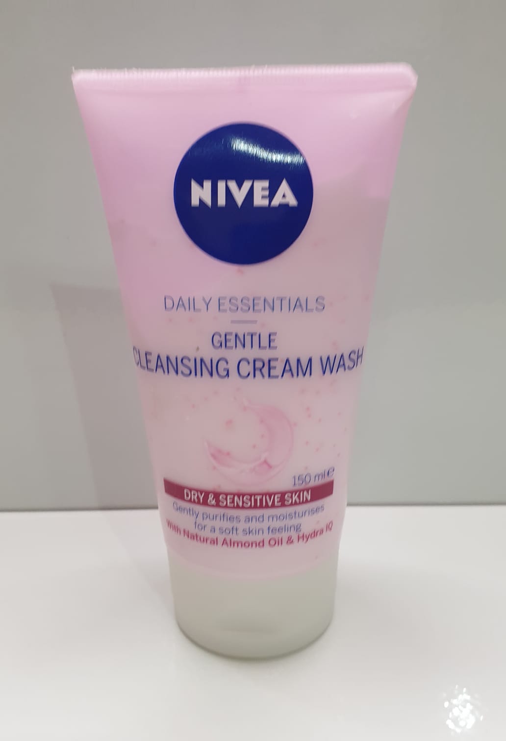 NIVEA Daily Essentials Gentle Cleansing Cream Wash – Dry & Sensitive Skin (150ml)